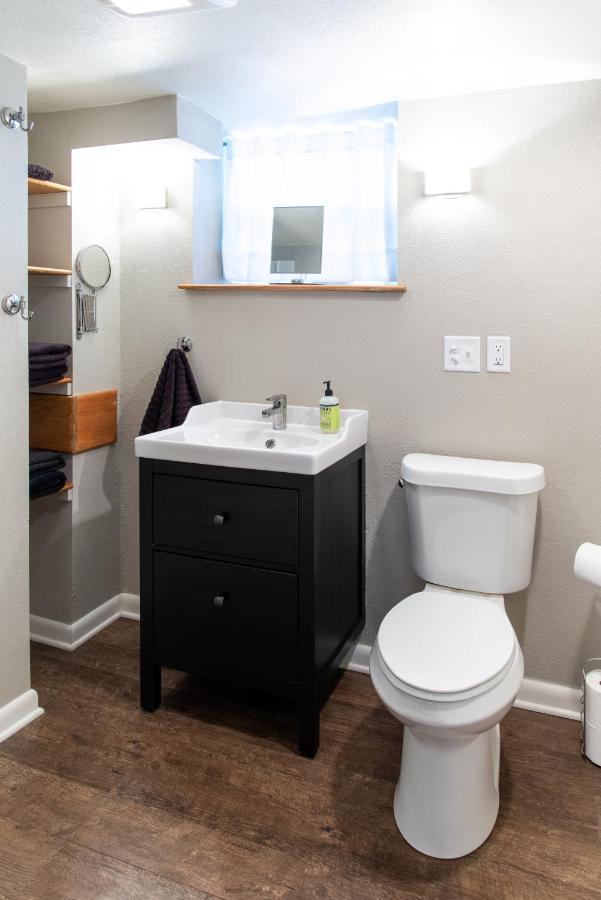 The Lewis House Apartment Laramie Bagian luar foto